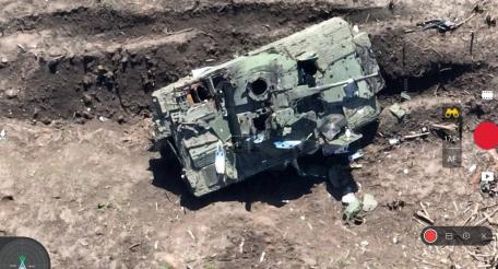 Подбитая и брошенная шведская БМП CV9040C возле села Берховка под Бахмутом