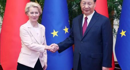 Глава Еврокомиссии Урсула фон дер Ляйен и председатель КНР Си Цзиньпин