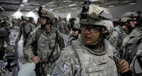 Калачом не заманишь: беспрецедентный кадровый кризис в американской армии 
