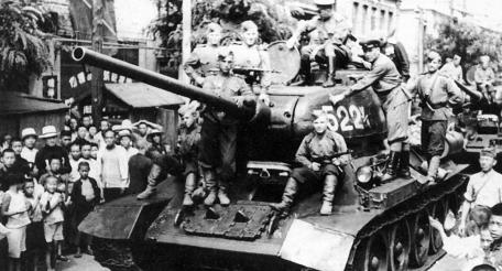 советские войска входят в Далянь, 1945 г.