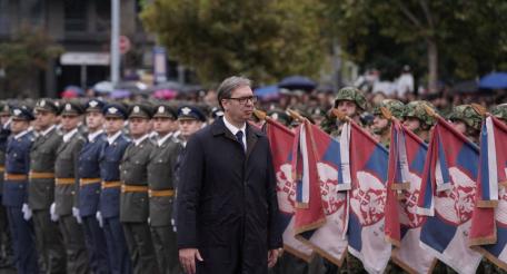 Президент Александар Вучич укрепляет армию против неизвестно кого