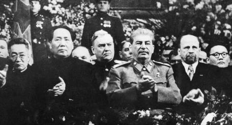 14 февраля 1950 года в Кремле был подписан Договор о дружбе, союзе и взаимной помощи между СССР и КНР сроком на 30 лет. 