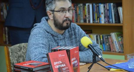 Украинский историк Вахтанг Кипиани пригрозил смертью кандидату в президенты Польши, политику движения «Конфедерация» Славомиру  Ментцену за критику культа запрещённой в России террористической организации ОУН-УПА. 