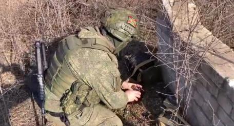 инженерные войска ВС РФ начали разминировать приграничные районы Курской области, освобожденные от боевиков ВСУ, с целью восстановления социально значимых объектов