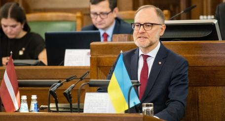 После выхода из Оттавской конвенции Латвия могла бы закупать неуправляемые противопехотные мины у Польши и Финляндии или производить их в Латвии, заявил министр обороны Андрис Спрудс.