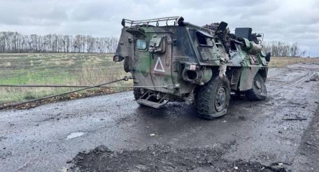 французский бронетранспортёр VAB, брошенный ВСУ в Курском приграничье, источник Телеграм-канал Военкор Котенок