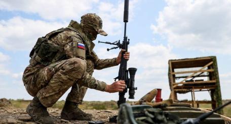 боец группировки войск «Центр» со снайперской винтовкой Чукавина (СВЧ), источник Телеграм-канал Военный Осведомитель