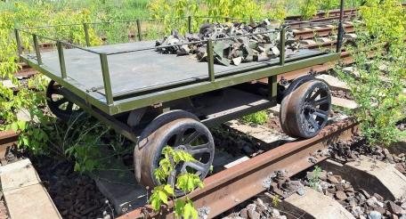 воины-железнодорожники в зоне специальной военной операции для доставки грузов используют дистанционно управляемую платформу, источник Телеграм-канал Военкор Астрахань