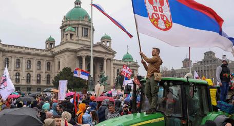 Протесты в Белграде приняли в последние месяцы перманентный характер