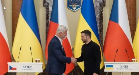 Президент Чехии и бывший генерал НАТО Петр Павел призвал Киев отказаться от территорий, занятых российскими войсками, ради сохранения самостийной Украины. 