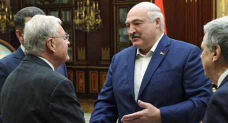 Лукашенко принимает американского посланца Кита Келлога