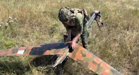 Кадры работы расчёта беспилотников Zala 238-й гв. АБр 8-й гв. ОА в составе ГрВ «Центр» на Покровском направлении в ДНР, источник Телеграм-канал Сводки ополчения Новороссии Z.O.V. 