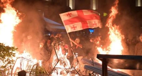 Беспорядки в Грузии явно режиссировались извне