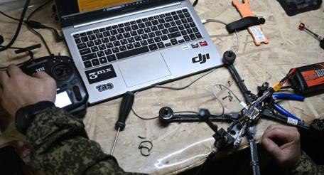 лаборатория по ремонту и сборке БПЛА группировки войск «Центр» на Покровском (Красноармейском) направлении, источник Телеграм-канал Военный Осведомитель