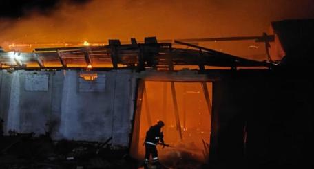 последствия ночных ударов Гераней по цели в Корюковке Черниговской области, источник Телеграм-канал Хроники Гераней