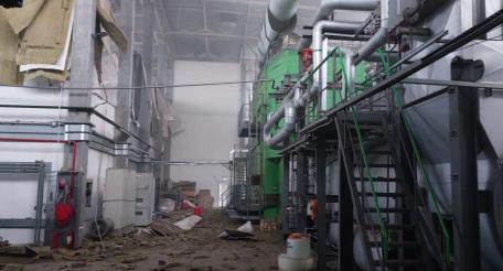 результат прилета «Гераней» по ТЭС «Клиар Энерджи» (Clear Energy) в Черниговской области. Данная ТЭС была возведена в 2016 году у приграничного села Крюковка Черниговской области и работала на биомассе, источник Телеграм-канал Военный Осведомитель