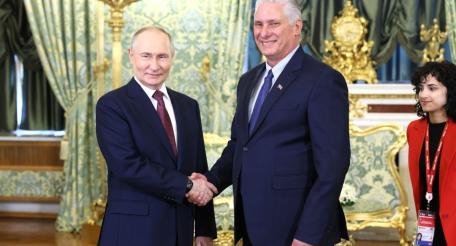 Президенты России и Кубы Владимир Путин и Мигель Диас-Канель Бермудес