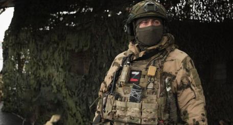 в Запорожской области росгвардейцы спасли троих местных жителей при атаке БПЛА ВСУ. Военнослужащие Росгвардии оказали первую помощь и эвакуировали троих тяжелораненых граждан, автомобиль которых был поражён в результате атаки вражеского БПЛА ВСУ на контрольно-пропускном пункте в Запорожской области, источник Телеграм-канал Росгвардия