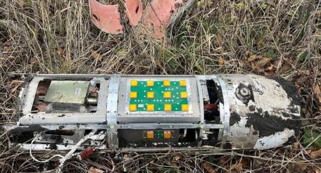 обнаруженный противником обломок авиабомбы УМПБ-5Р с 16-канальной помехозащищённой CRPA-антенной, источник Телеграм-канал Военный Осведомитель