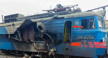 очередной локомотив, поражённый ударами Гераней/БМ-35, источник Телеграм-канал Хроники Гераней