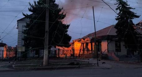 Три УМПК-250 прилетели по кафе в Славянске, источник Телеграм-канал Хроники Гераней