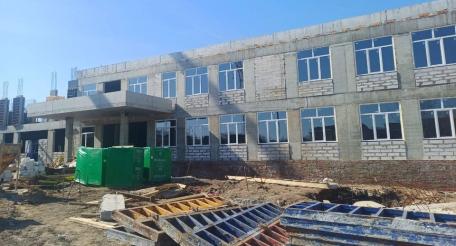 в Славяносербском районе ЛНР возводят новый корпус Родаковской средней школы. Здание серьёзно пострадало летом 2022 года, источник Телеграм-канал Сыны Отечества|Новости ЛНР здесь!