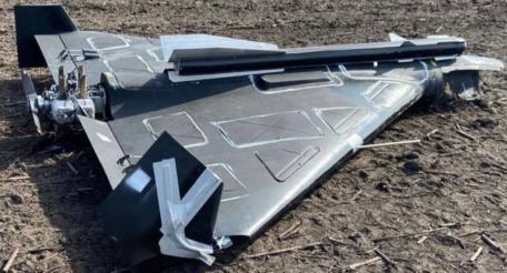 упавшая «Герань-2» с макетом ракеты Р-60М. Видимо, для введения в заблуждение украинских пилотов, которые будут заниматься перехватом дронов, источник Телеграм-канал Военный Осведомитель