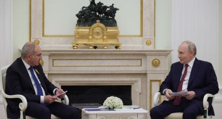 Никол Пашинян провёл переговоры в Кремле