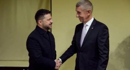Бабиш и Зеленский встретились в Ереване