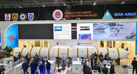 На прошедшей в начале мая в Стамбуле Международной выставке оборонной и аэрокосмической промышленности SAHA 2026 Турция представила свою первую межконтинентальную баллистическую ракету Yildirimhan («Молния»).