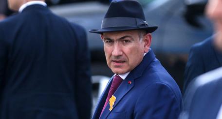 Премьер-министр Армении Никол Пашинян стремится любыми путями усидеть в своём кресле