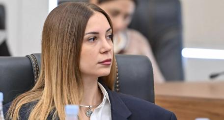 Глава оппозиционной фракции озвучила критический вопрос, назревший в армянском обществе