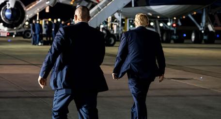 Дональд Трамп трусливо удирает из Анкары, прячась от журналистов