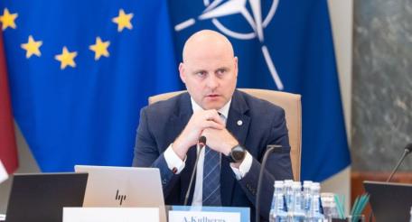 Премьер-министр Латвии Андрис Кулбергс хочет, чтобы ЕС выделил дополнительно €7 млрд на покрытие расходов, понесённых Ригой в противостоянии с Россией.