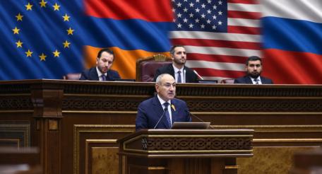 Премьер-министр Армении Никол Пашинян представил в парламенте программу правительства, сотканную из противоречий