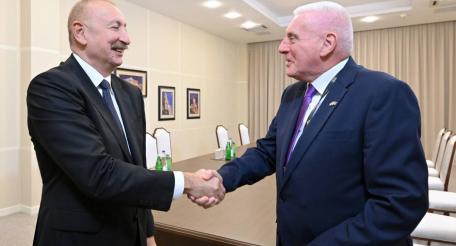 Лондон и Баку открывают новую страницу дружбы, не привлекая внимания к деталям