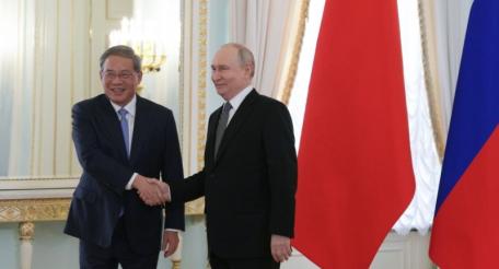 Путин и Ли Цян обсудили в Санкт-Петербурге стратегическое партнерство и стабильность в мире