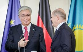 Казахстан будет соблюдать санкционный режим в отношении России, заявил президент республики Касым-Жомарт Токаев на встрече с канцлером Германии Олафом Шольцем в ходе саммита ЦА-ФРГ 28 сентября в Берлине.