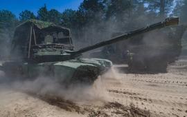 Т-90М «Прорыв» с самодельными защитными мангалами, в зоне проведения СВО