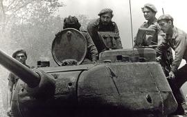 Кубинцы празднуют разгром американских наёмников в 1961 г. 