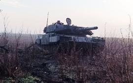 подбитый немецкий танк Leopard 2A4 в районе Работино, источник Телеграм-канал Сводки ополчения Новороссии Z.O.V. 