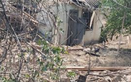 накануне украинские боевики нанесли удар по селу Масловка городского округа город Новая Каховка. Разрушен нежилой дом, источник Телеграм-канал Администрация городского округа Новая Каховка