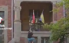 В Кракове сорвали флаг Украины