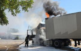 ВСУ вновь нанесли удар по гражданской инфраструктуре села Новая Маячка Херсонской области при помощи ударных дронов, источник Телеграм-канал Днепровский Рубеж