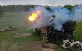 морпехи 810-й отдельной Гвардейской бригады Черноморского флота передают боевой опыт молодым сослуживцам. Перед каждой операцией в Сумской области на полигоне проводят тренировки с воссозданием архитектуры укрепительных линий противника, источник Телеграм-канал Станислав Назаров | КАНАЛ |