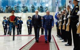 Вновь назначенный министр обороны Казахстана Даурен Косанов нанёс первый визит в Россию