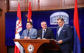 Председатель Народной скупщины Республики Сербской (РС) Ненад Стевандич обвинил Верховного представителя ООН Кристиана Шмидта в том, что он довёл ситуацию в Боснии и Герцеговине (БиГ) до предвоенного состояния.