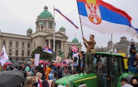 Протесты в Белграде приняли в последние месяцы перманентный характер