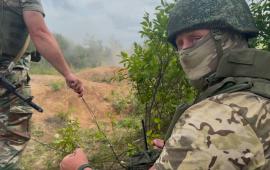 штурмовики 34-й отдельной гвардейской мотострелковой бригады во время выполнения боевой задачи. Сумская область Украины, источник Телеграм-канал Станислав Назаров | КАНАЛ |