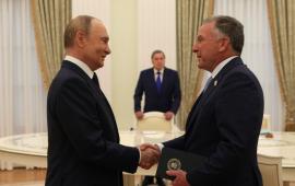 Владимир Путин встретился в Кремле со спецпредставителем президента США Трампа Стивеном Уиткоффом